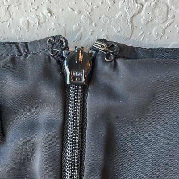 Talbots Silk Blend Textured Fully Lined Classic Little Black Dress Size 8P - Picture 9 of 16